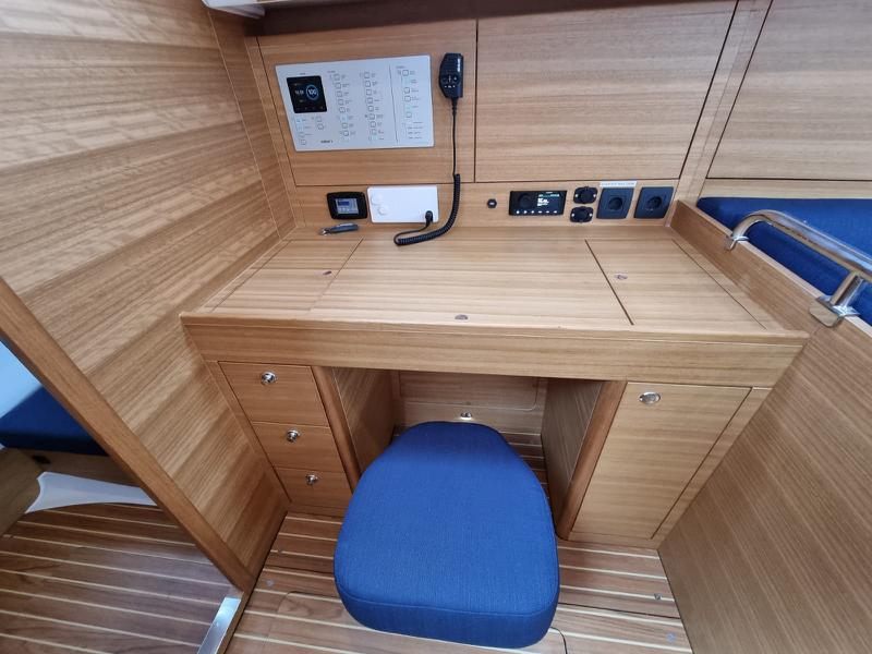 Book yachts online - sailboat - Elan Impression 45.1 - LINEA UNO with A/C - rent