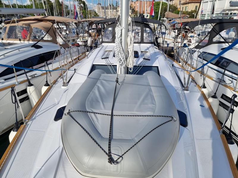 Book yachts online - sailboat - Elan Impression 45.1 - LINEA UNO with A/C - rent