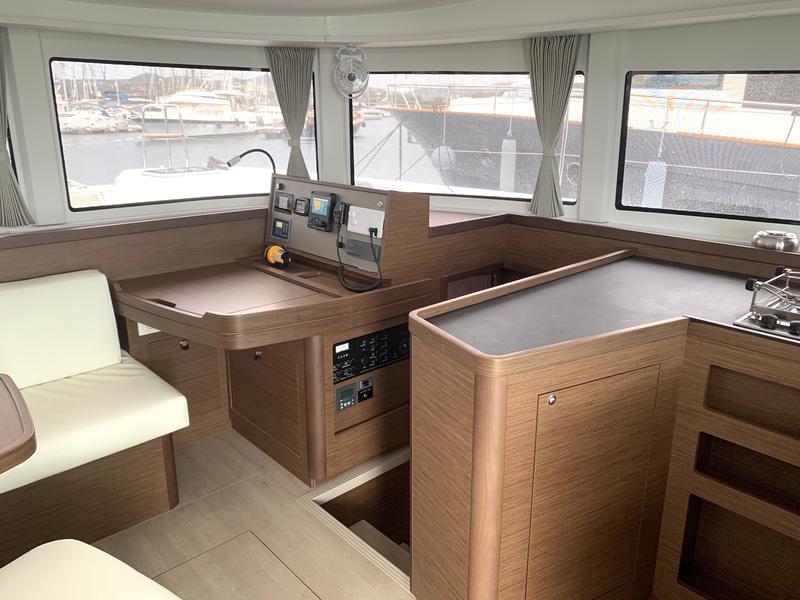 Book yachts online - catamaran - Lagoon 42 - Zoe - rent
