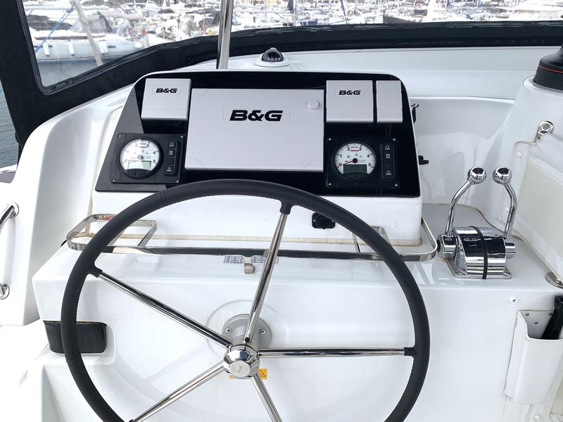 Book yachts online - catamaran - Lagoon 42 - Zoe - rent