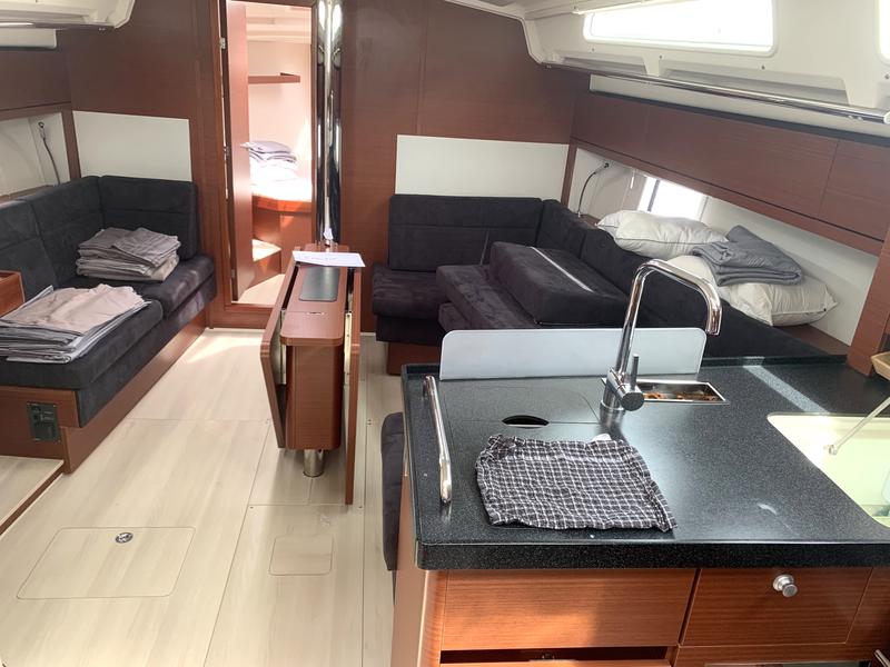 Book yachts online - sailboat - Hanse 418 - Shrimp - rent