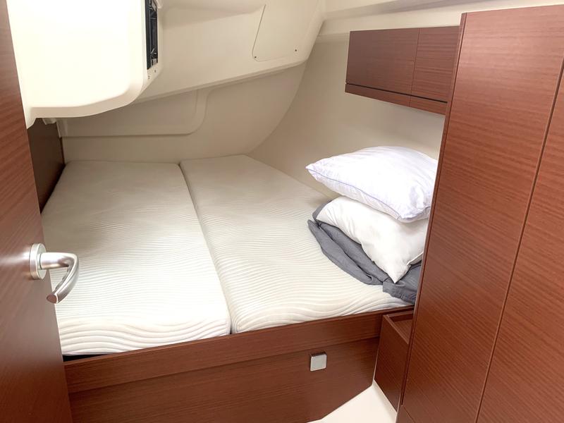 Book yachts online - sailboat - Hanse 418 - Shrimp - rent