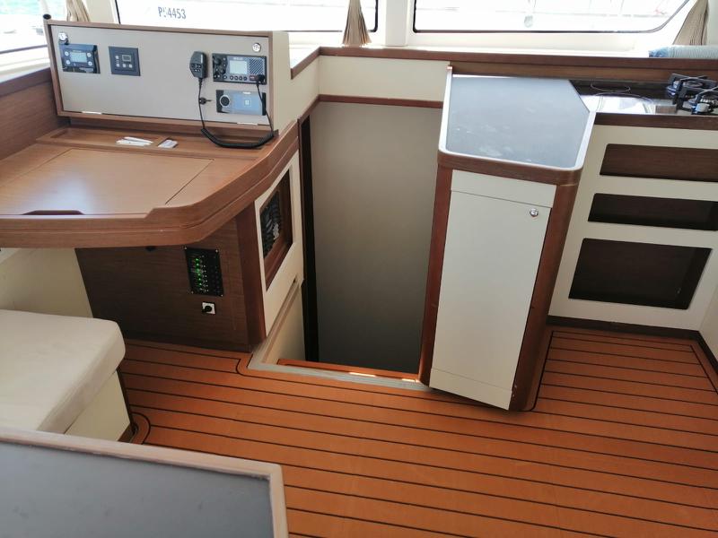 Book yachts online - catamaran - Lagoon 42 - BOLUBO - rent