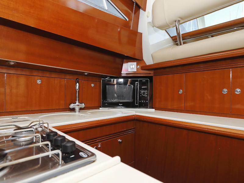 Book yachts online - motorboat - Jeanneau Prestige 46 Fly - ANIMA MARIS - rent