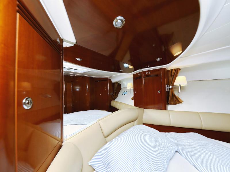 Book yachts online - motorboat - Jeanneau Prestige 46 Fly - ANIMA MARIS - rent