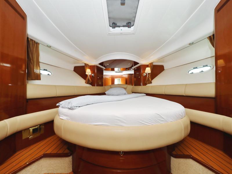 Book yachts online - motorboat - Jeanneau Prestige 46 Fly - ANIMA MARIS - rent