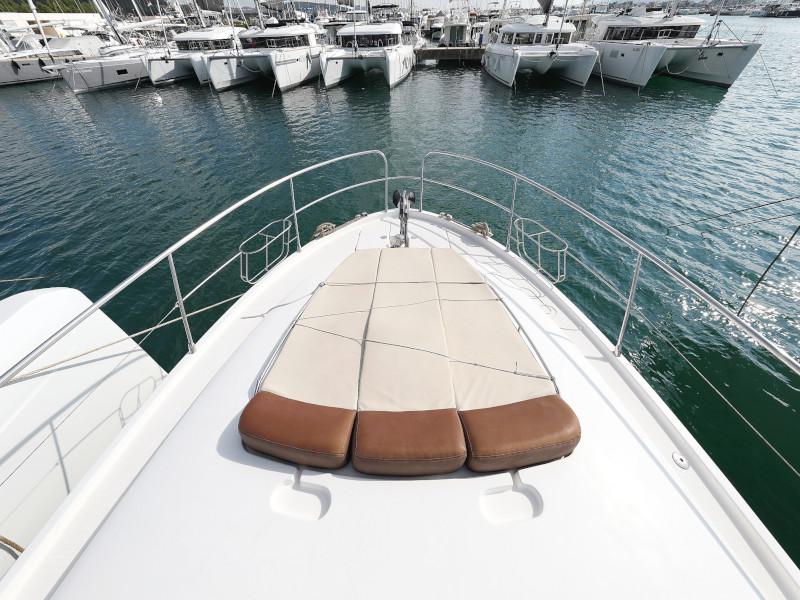 Book yachts online - motorboat - Jeanneau Prestige 46 Fly - ANIMA MARIS - rent