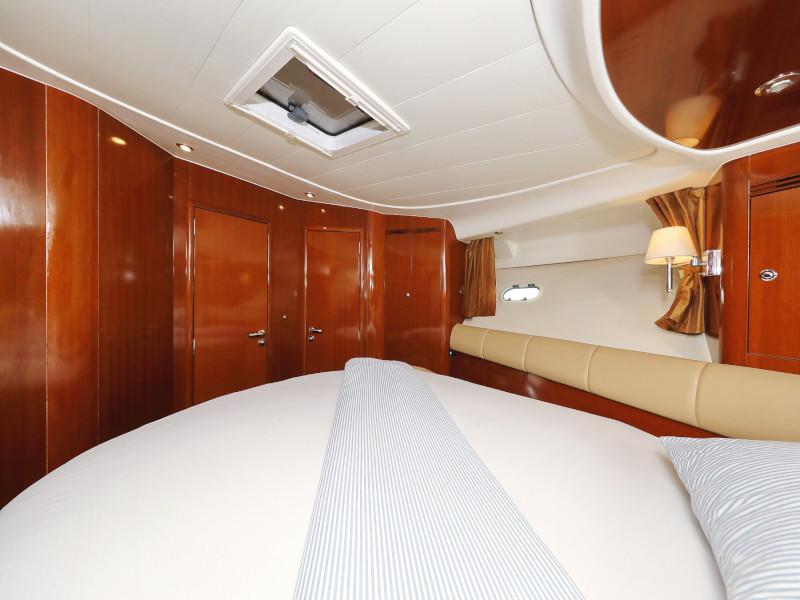 Book yachts online - motorboat - Jeanneau Prestige 46 Fly - ANIMA MARIS - rent