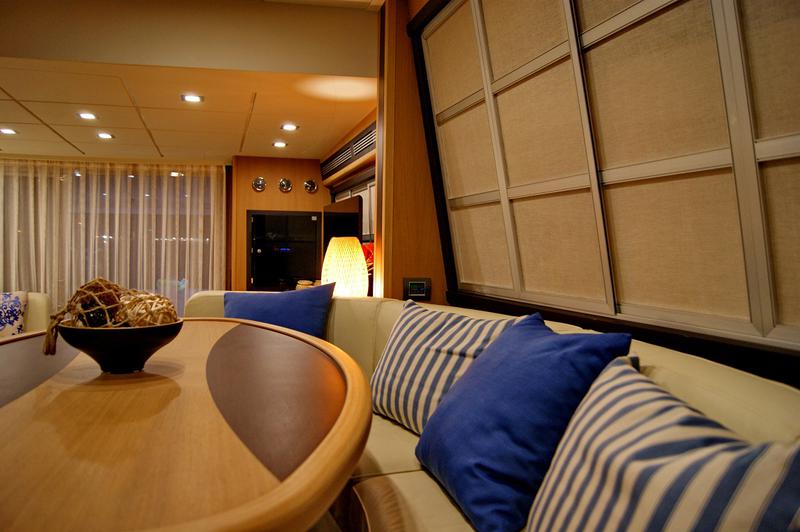 Book yachts online - motorboat - Abacus 70 - Noi Quattro - rent