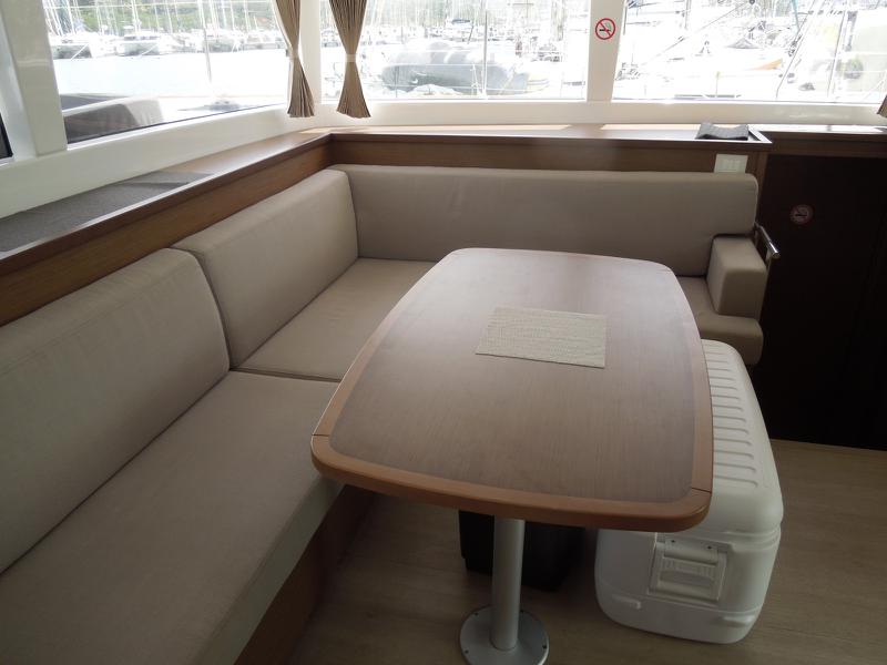 Book yachts online - catamaran - Lagoon 450F - Take Off - rent