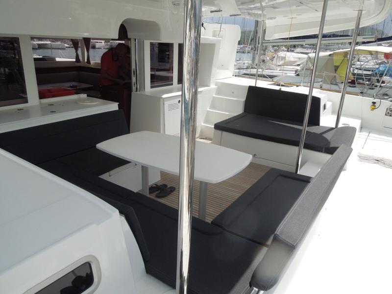 Book yachts online - catamaran - Lagoon 450F - Take Off - rent