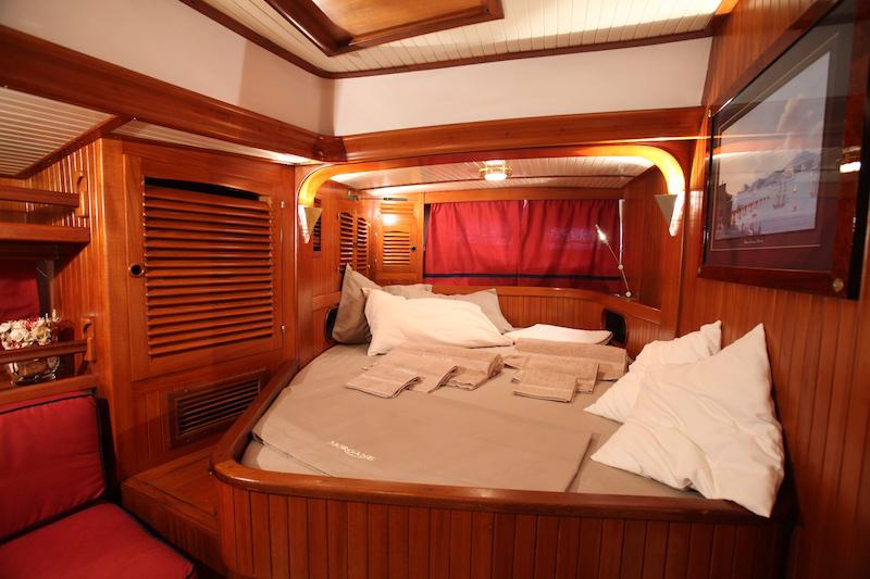 Book yachts online - sailboat - Scorpio 72 - Morgane - rent