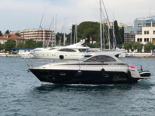 Book yachts online - motorboat - Mirakul 30 HT - LAURA - rent