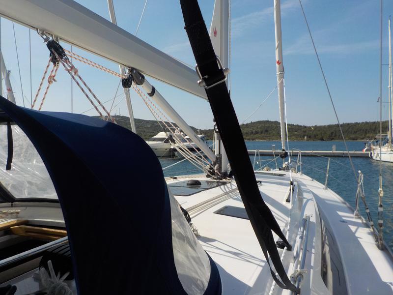 Book yachts online - sailboat - Bavaria Cruiser 46 - Mondo - rent