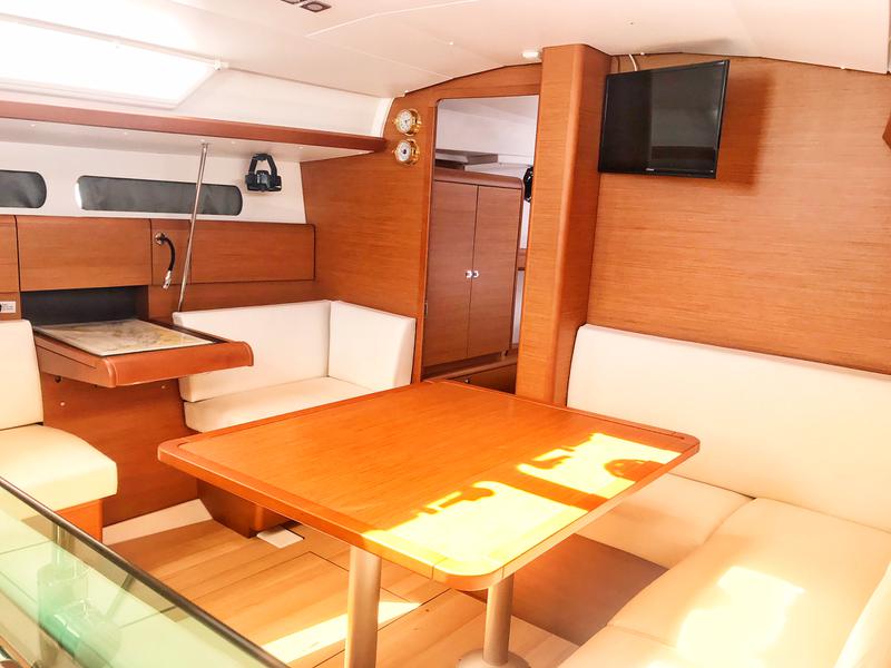 Book yachts online - sailboat - Sun Odyssey 419 - Hendrix - rent