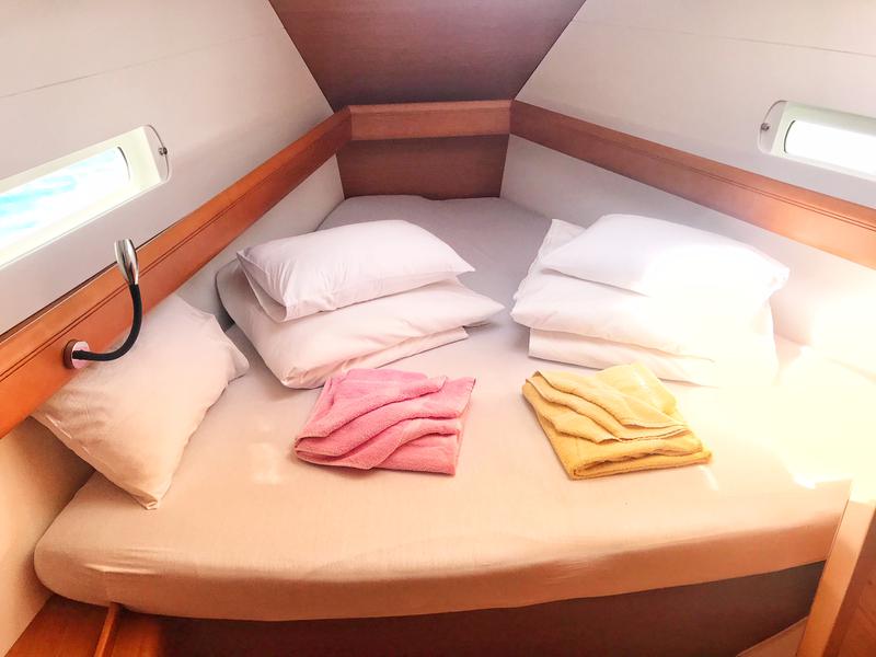Book yachts online - sailboat - Sun Odyssey 419 - Hendrix - rent