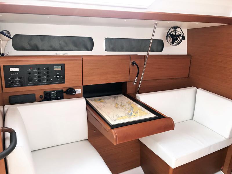 Book yachts online - sailboat - Sun Odyssey 419 - Hendrix - rent