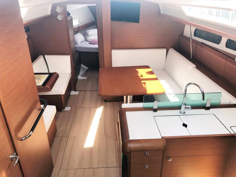 Book yachts online - sailboat - Sun Odyssey 419 - Hendrix - rent