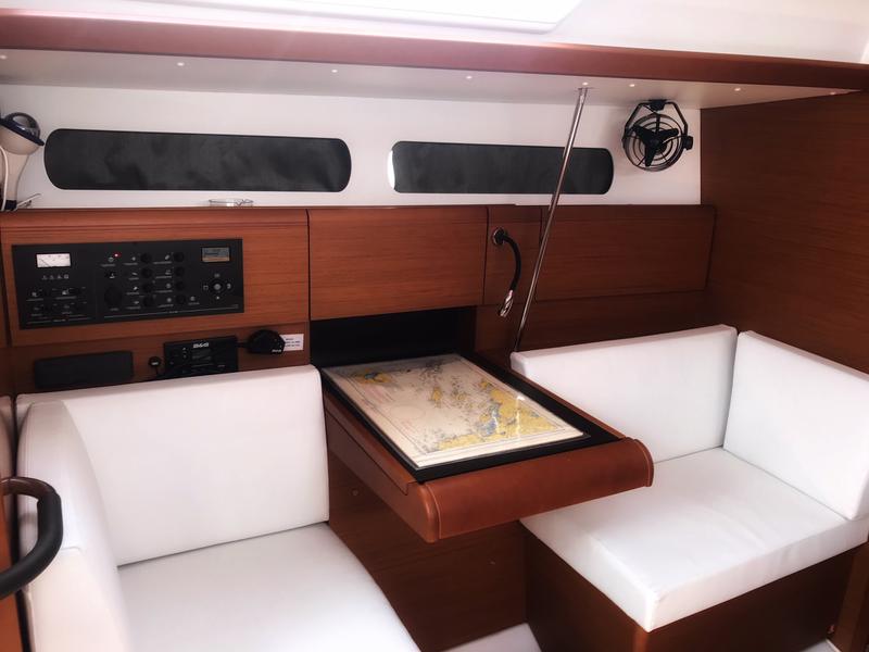 Book yachts online - sailboat - Sun Odyssey 419 - Hendrix - rent