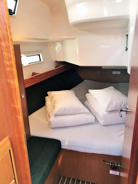 Book yachts online - sailboat - Bavaria Cruiser 37 - Fortunal - rent