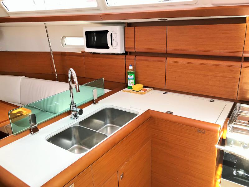 Book yachts online - sailboat - Sun Odyssey 389 - Cash - rent