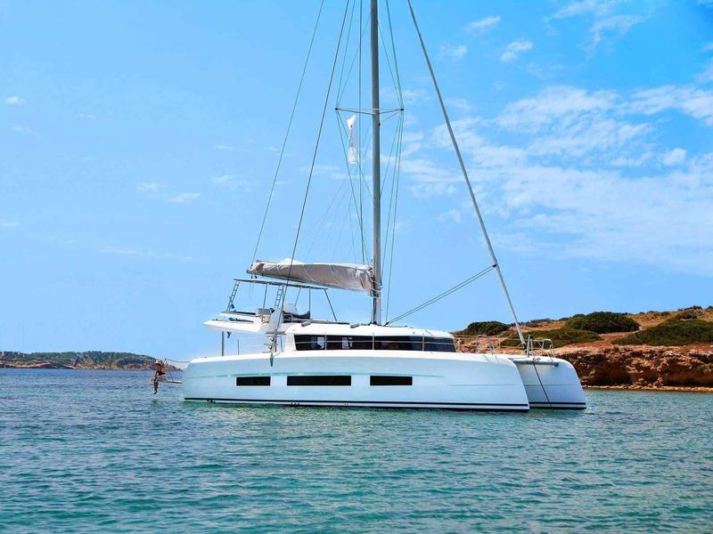 Book yachts online - catamaran - Dufour Catamaran 48 - Vittoria - rent