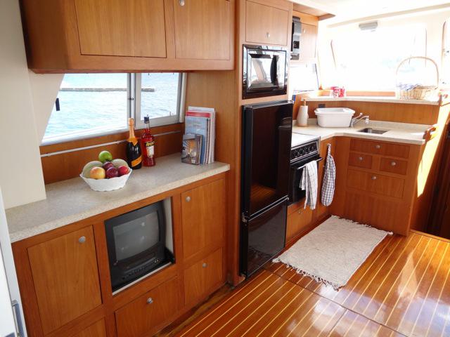 Book yachts online - motorboat - Mainship 390 Trawler - Old Grumpy - rent