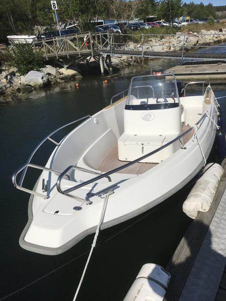 Book yachts online - motorboat - Uttern S56 Exclusive - Uttern - rent
