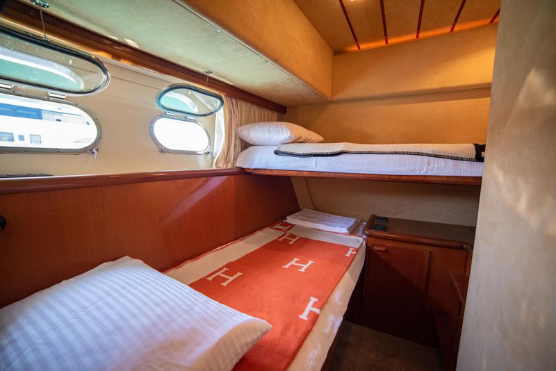 Book yachts online - motorboat - Ferretti 72 - Ferretti 72 - rent