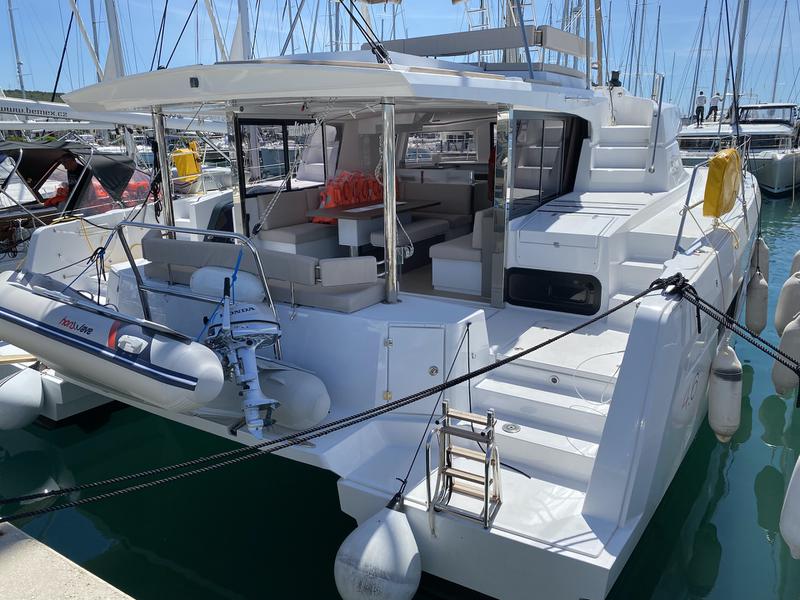 Book yachts online - catamaran - Bali 4.6 - Acrux - rent