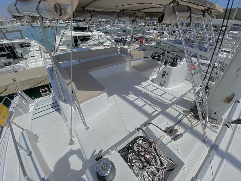 Book yachts online - catamaran - Bali 4.6 - Acrux - rent