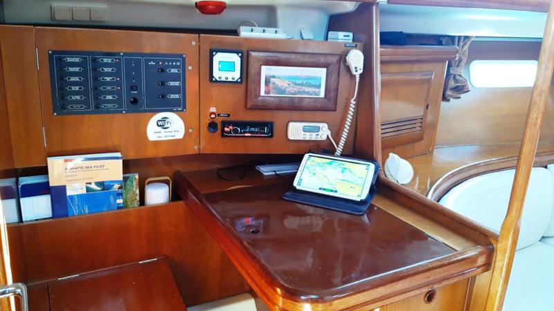 Book yachts online - sailboat - Oceanis 393 Clipper - Škuribanda (refitted 2021) - rent