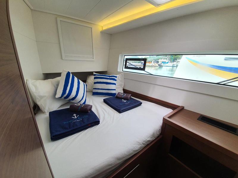 Book yachts online - catamaran - Lagoon 40 - Papi - rent
