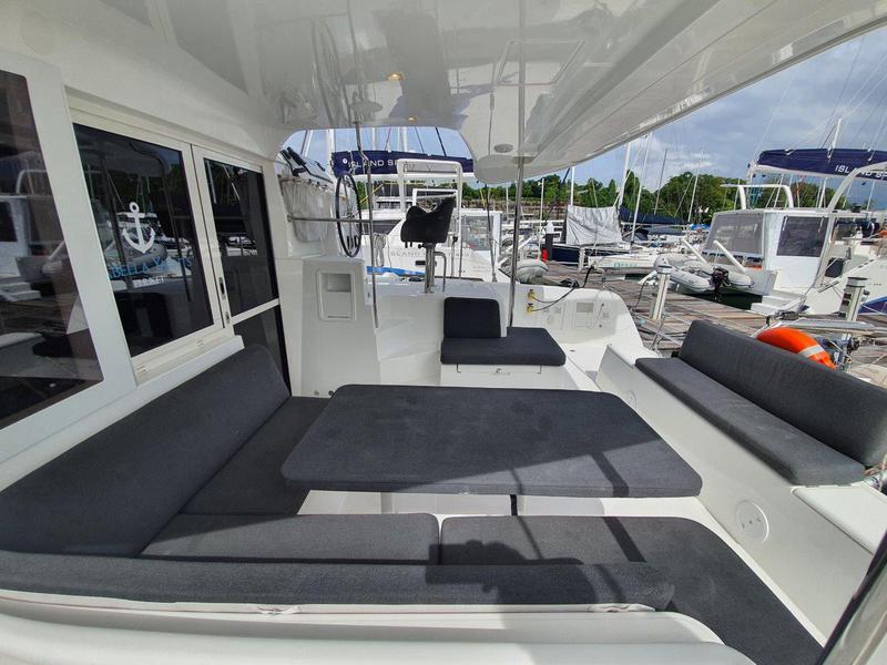 Book yachts online - catamaran - Lagoon 40 - Papi - rent
