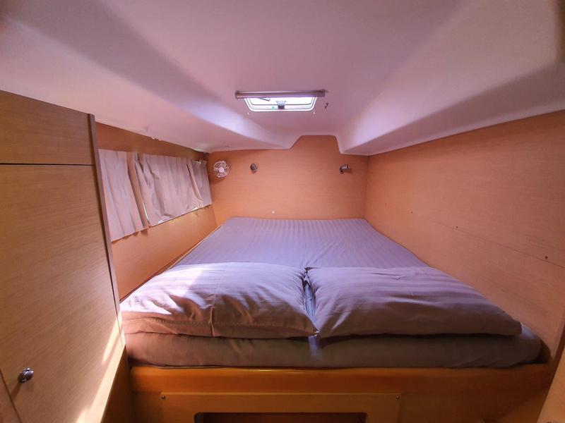 Book yachts online - catamaran - Lagoon - 380 - Amelie - rent