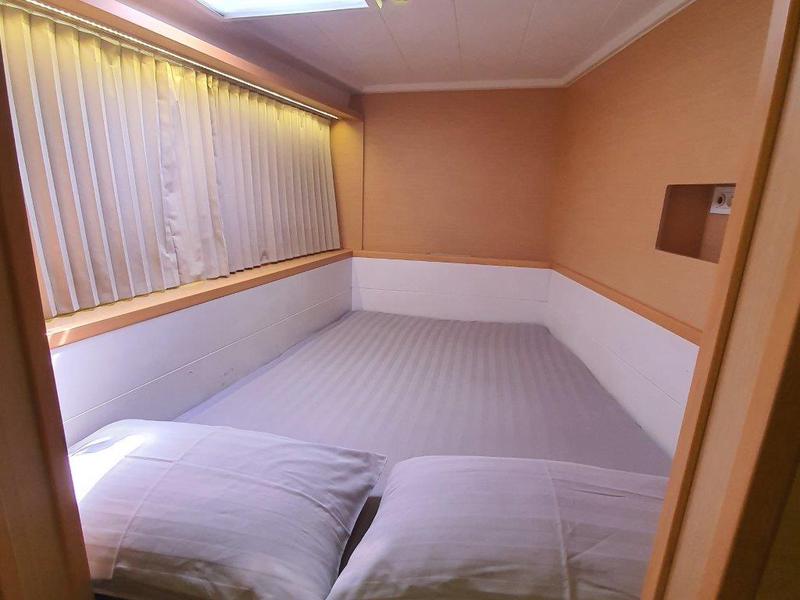 Book yachts online - catamaran - Lagoon 400 S2 Premium - Jimmy Blue - rent