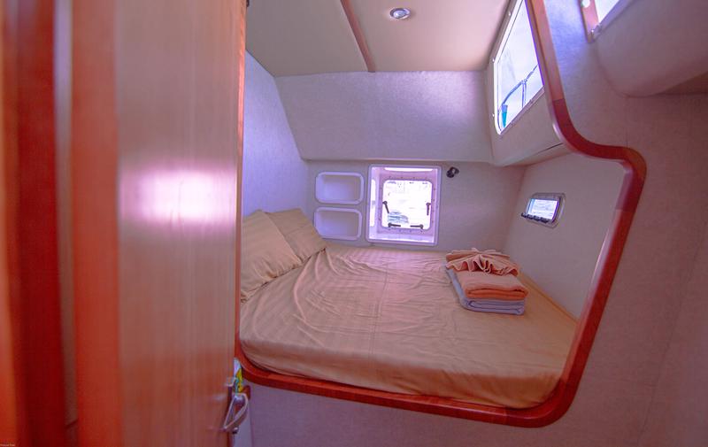 Book yachts online - catamaran - Island Spirit 380 - Island Time - rent