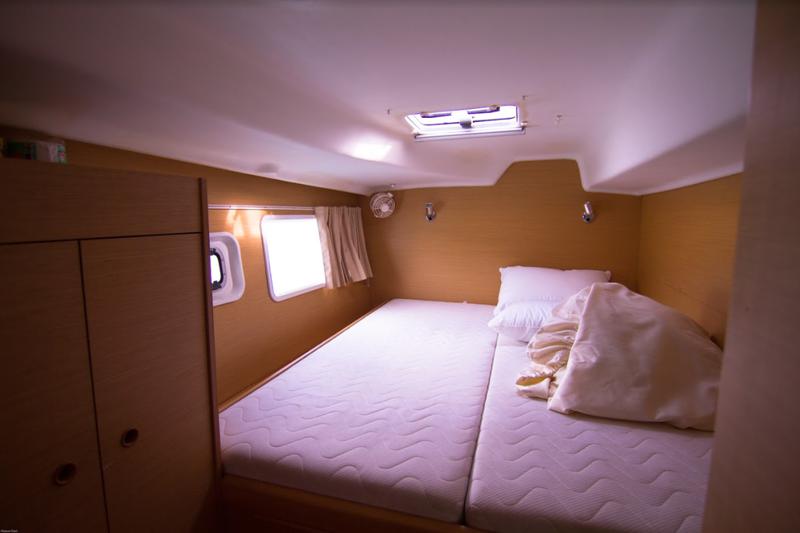 Book yachts online - catamaran - Lagoon 380 - My Shangri-La - rent