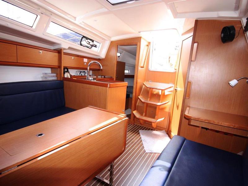 Book yachts online - sailboat - Bavaria 33 Cruiser - Fei Jian - rent