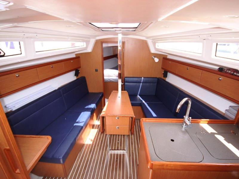Book yachts online - sailboat - Bavaria 33 Cruiser - Fei Jian - rent
