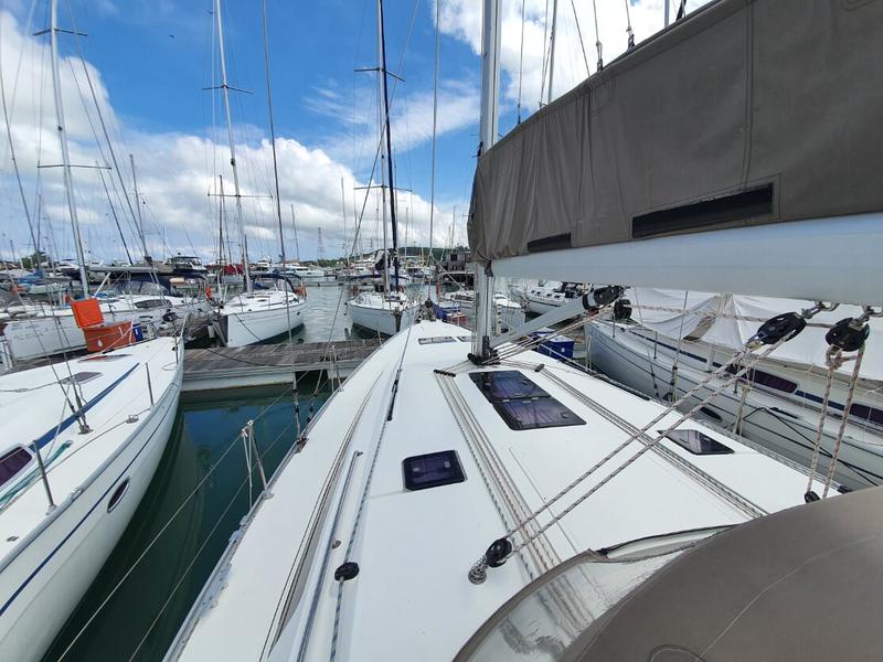 Book yachts online - sailboat - Bavaria 46 Cruiser - Kingsman - rent