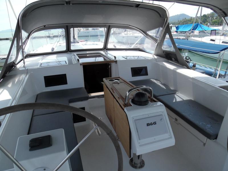 Book yachts online - sailboat - Bavaria - C45 - Southern Star - rent