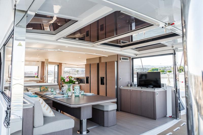 Book yachts online - catamaran - Bali 5.4. - Signature Concept - rent