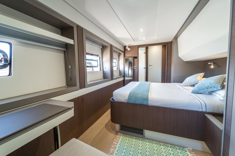 Book yachts online - catamaran - Bali 5.4. - Signature Concept - rent