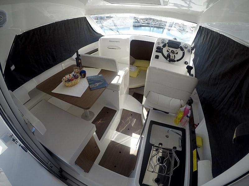 Book yachts online - motorboat - Antares 8 OB - Lovre - NEW 2021! - rent