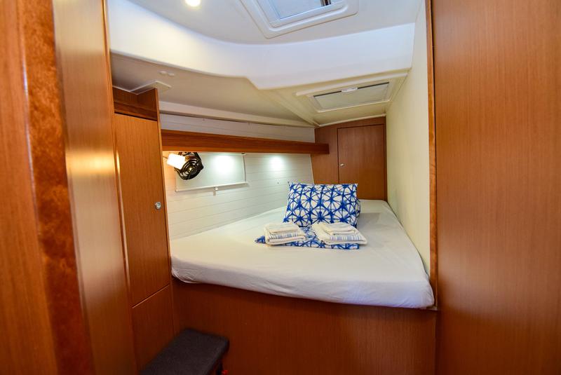 Book yachts online - sailboat - Bavaria 50 Cruiser - MINA - rent