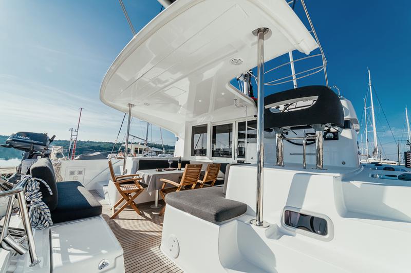 Book yachts online - catamaran - Lagoon 40 - MEEA - rent