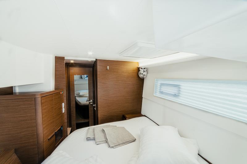 Book yachts online - catamaran - Lagoon 40 - MEEA - rent
