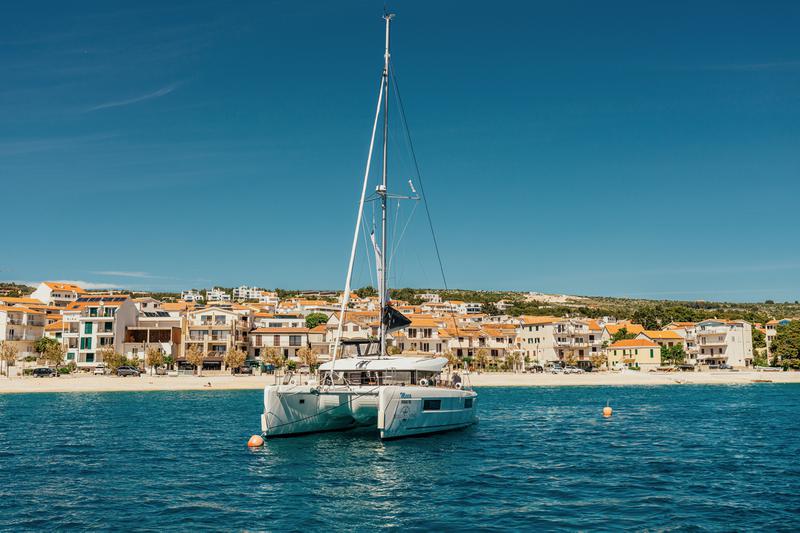 Book yachts online - catamaran - Lagoon 40 - MEEA - rent