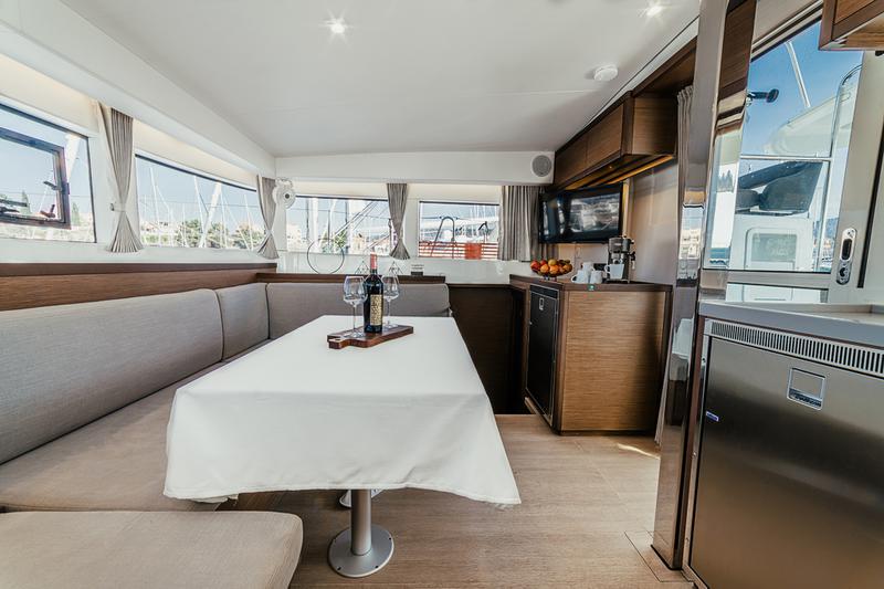 Book yachts online - catamaran - Lagoon 40 - MEEA - rent